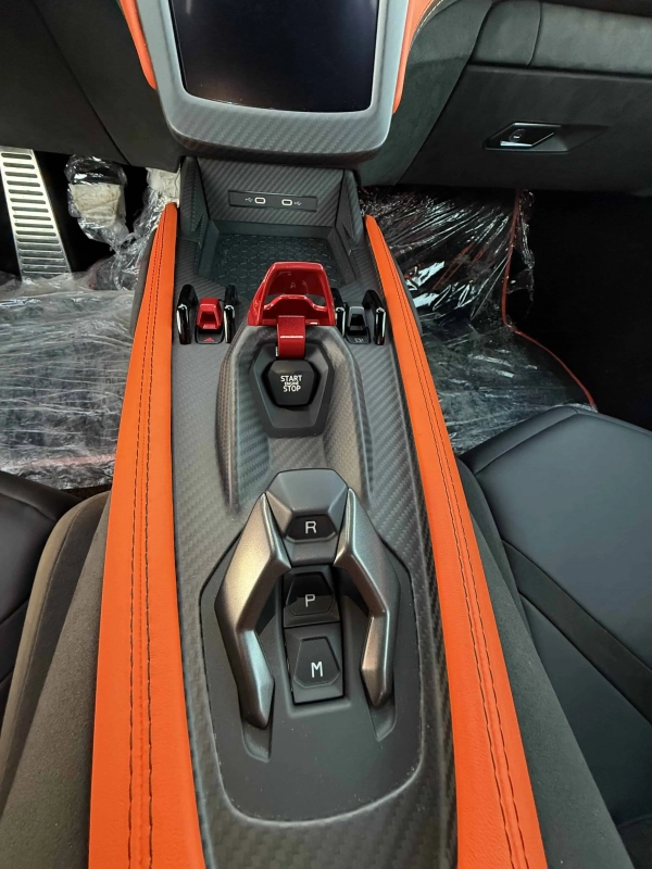 Lamborghini Revuelto