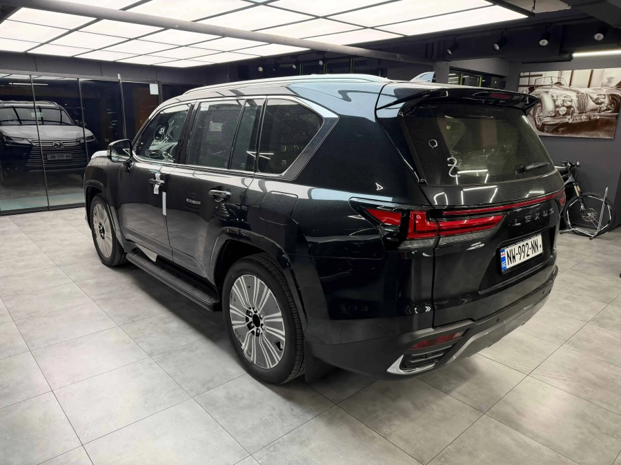 Lexus LX500d